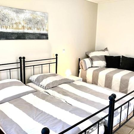Helle Wohnung Mit Wintergarten - Nahe Ruhrgebiet Und Freizeitpark Movie Park Bottrop Kültér fotó